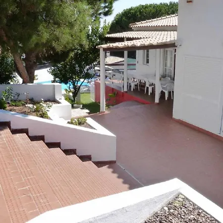 Villa Charneca *