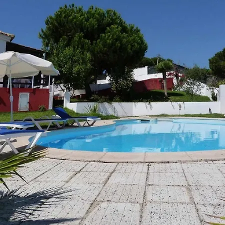 Villa Charneca *