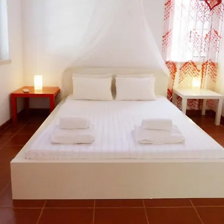 Villa Charneca